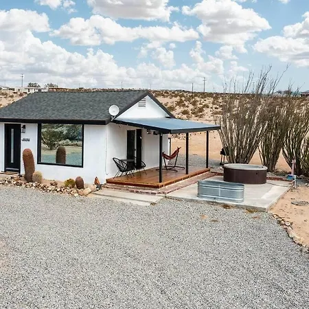 2 Acres Tiny Home Cold Plunge Telescope Hottub Guitar